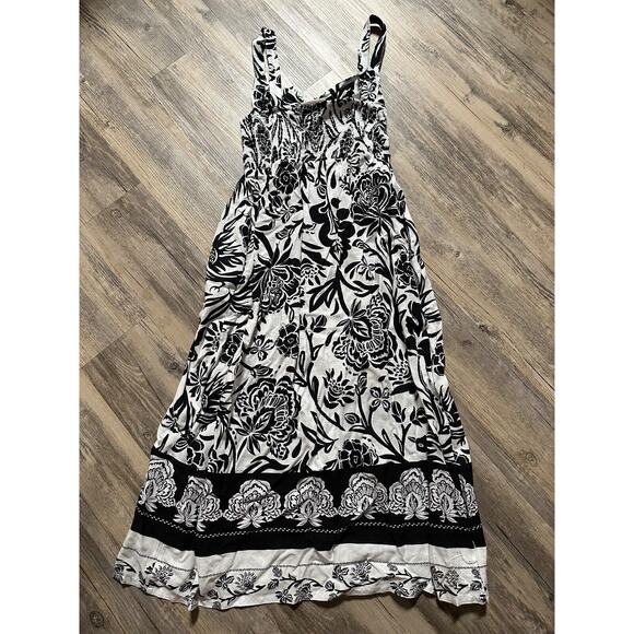 Knox Rose Sundress Fit Flare Adjustable Straps Black White Floral Smocked XS - Picture 6 of 10